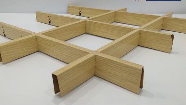 鋁格柵吊頂多少錢(qián)一平